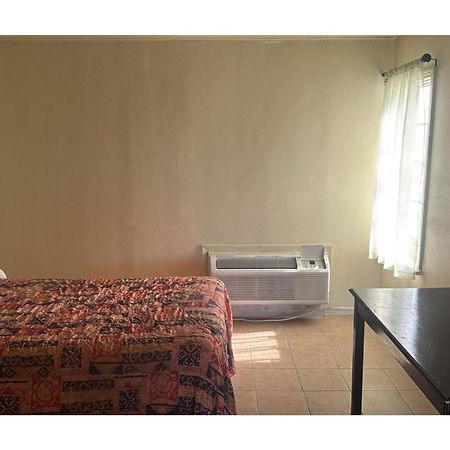 Cole Manor Motel By Oyo Love Field Market Center Dallas Kültér fotó