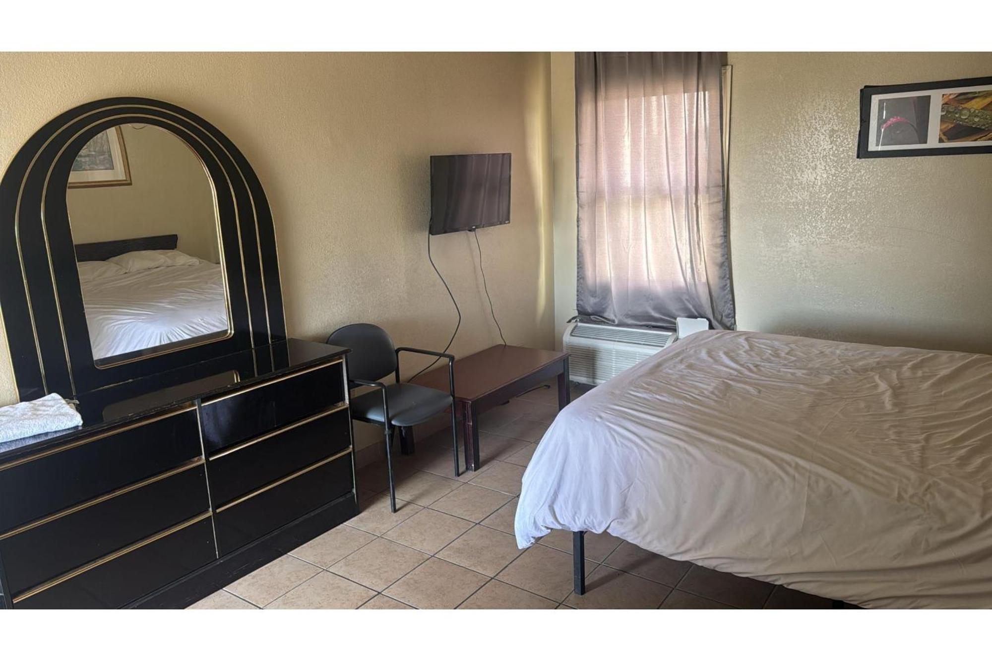 Cole Manor Motel By Oyo Love Field Market Center Dallas Kültér fotó
